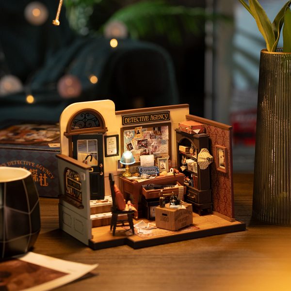 Mose’s Detective Agency- Mystery Unraveled: The Detective’s Office Miniature