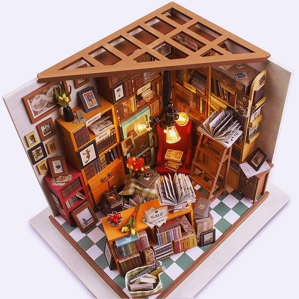 Tiny Book Nook: A Miniature Library Wonderland