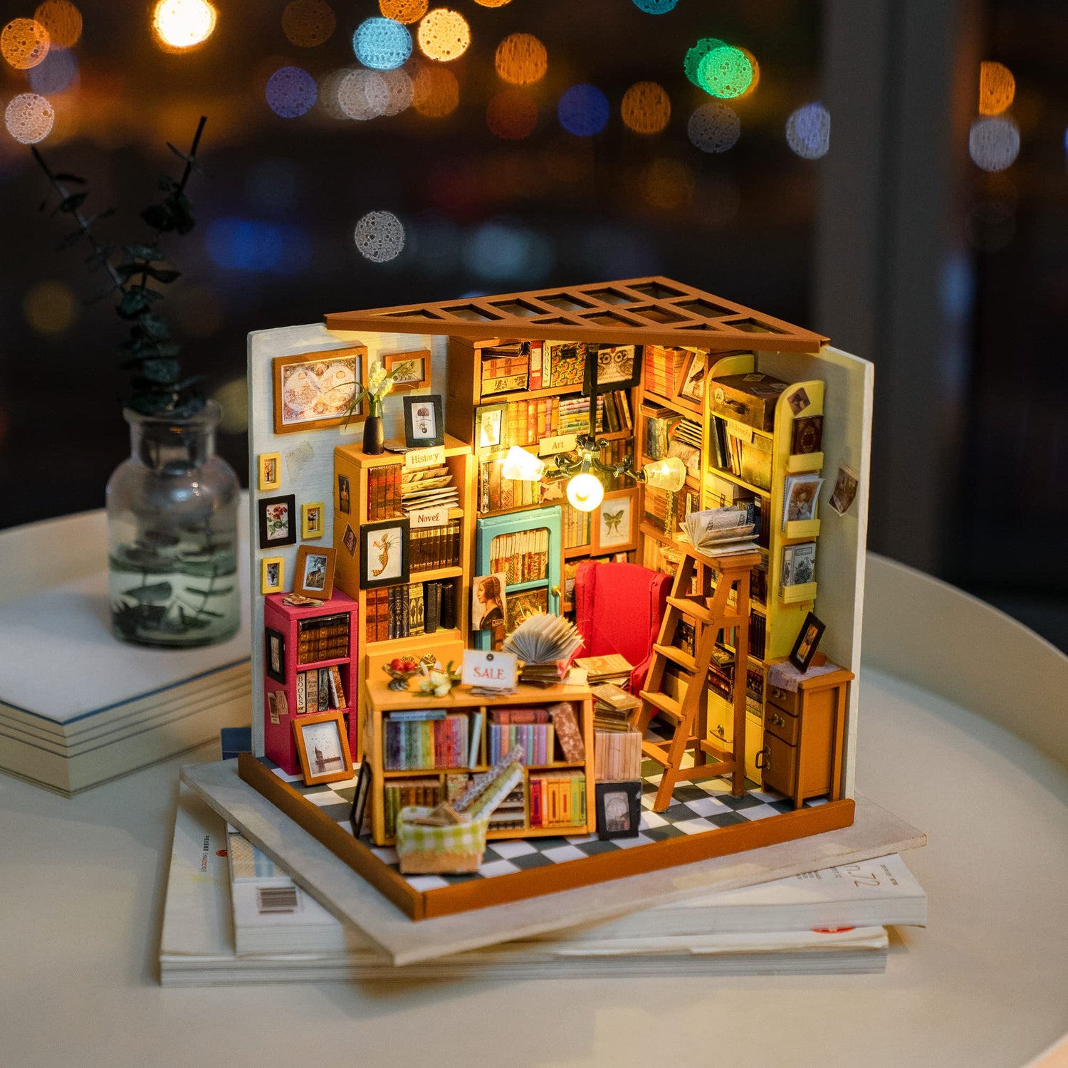 Tiny Book Nook: A Miniature Library Wonderland