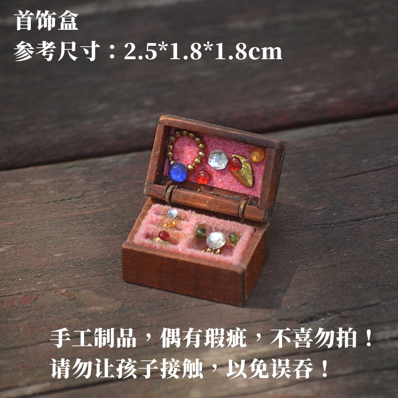 Chinese Ancient Style Miniature Dollhouse Accessories – Porcelain Vases, Vintage Clock, Phonograph & More