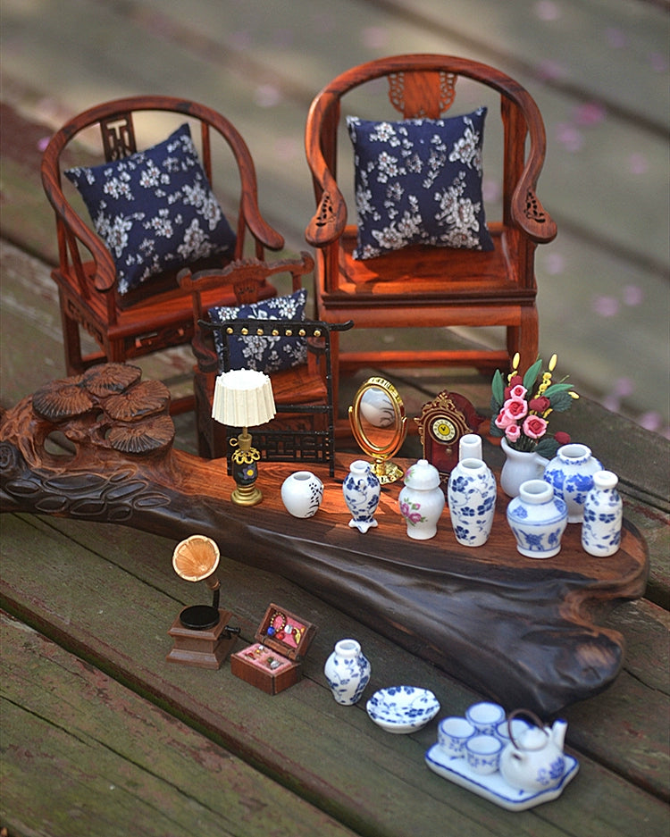 Chinese Ancient Style Miniature Dollhouse Accessories – Porcelain Vases, Vintage Clock, Phonograph & More