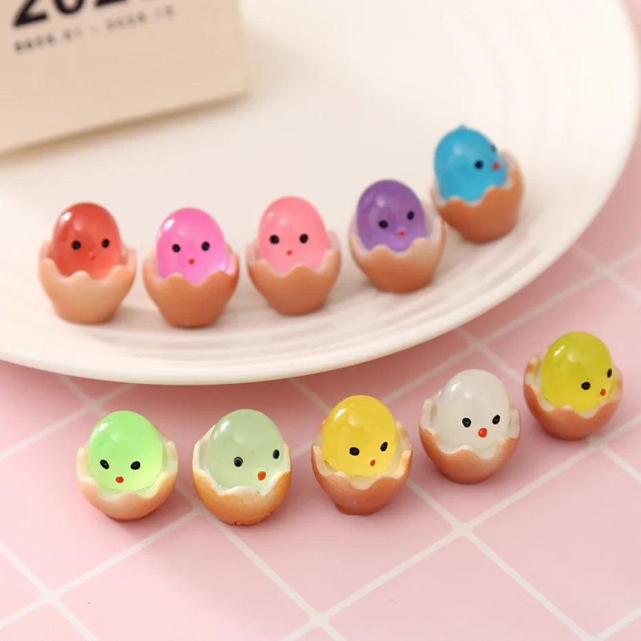 Mini Luminous Chick Figurines – Glow-in-the-Dark 20 Pcs