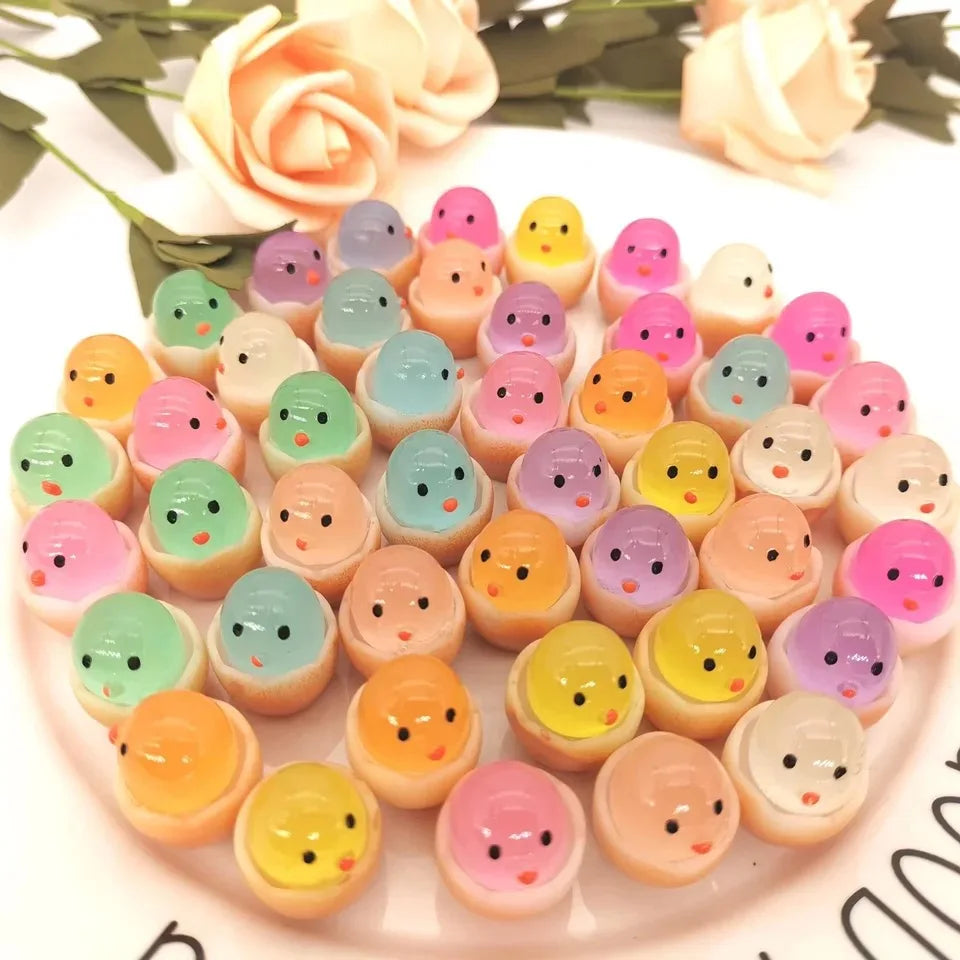 Mini Luminous Chick Figurines – Glow-in-the-Dark 20 Pcs