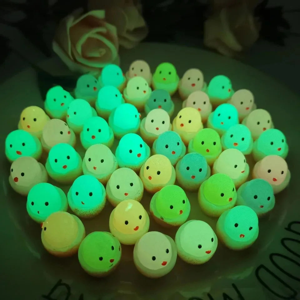 Mini Luminous Chick Figurines – Glow-in-the-Dark 20 Pcs