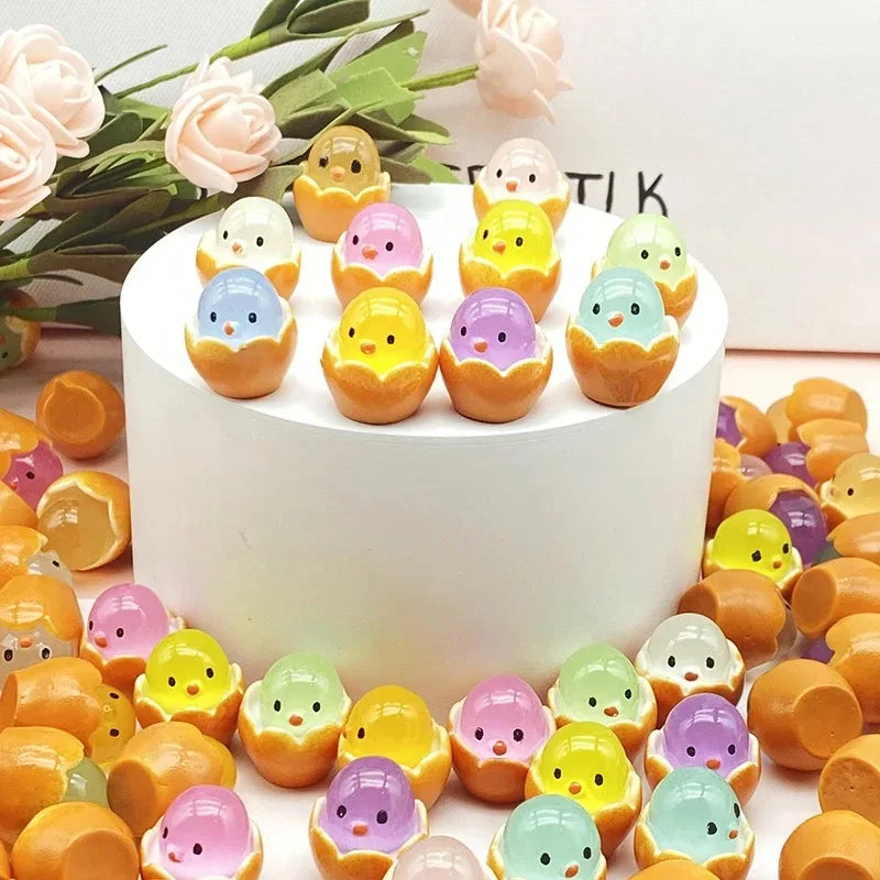 Mini Luminous Chick Figurines – Glow-in-the-Dark 20 Pcs