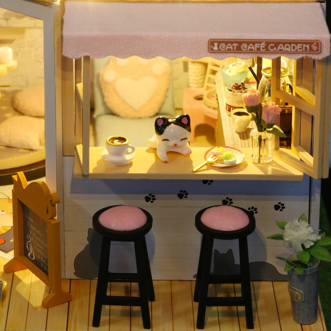 Cat Cafe Garden Cafe – Miniature DIY Kit